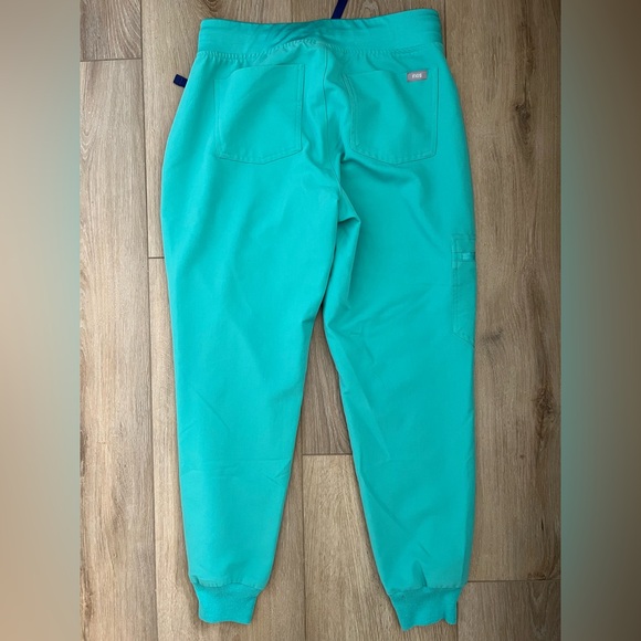 FIGS Zamora Jogger Scrub Pants EUC - Picture 4 of 10